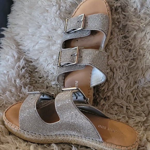 Sandals - Picture 2 of 4